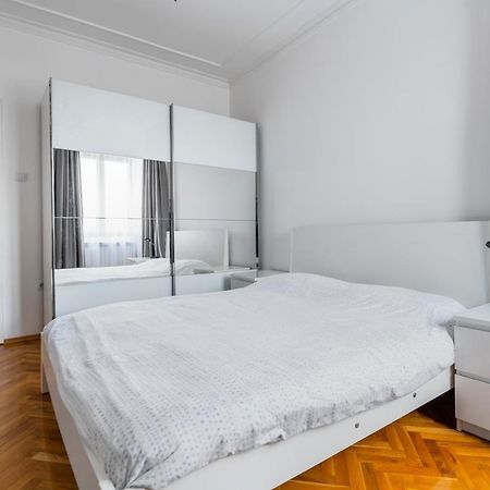 Vitosha Str 2Bd White & Blue Apt By Flat Mаnager Sofia Eksteriør billede
