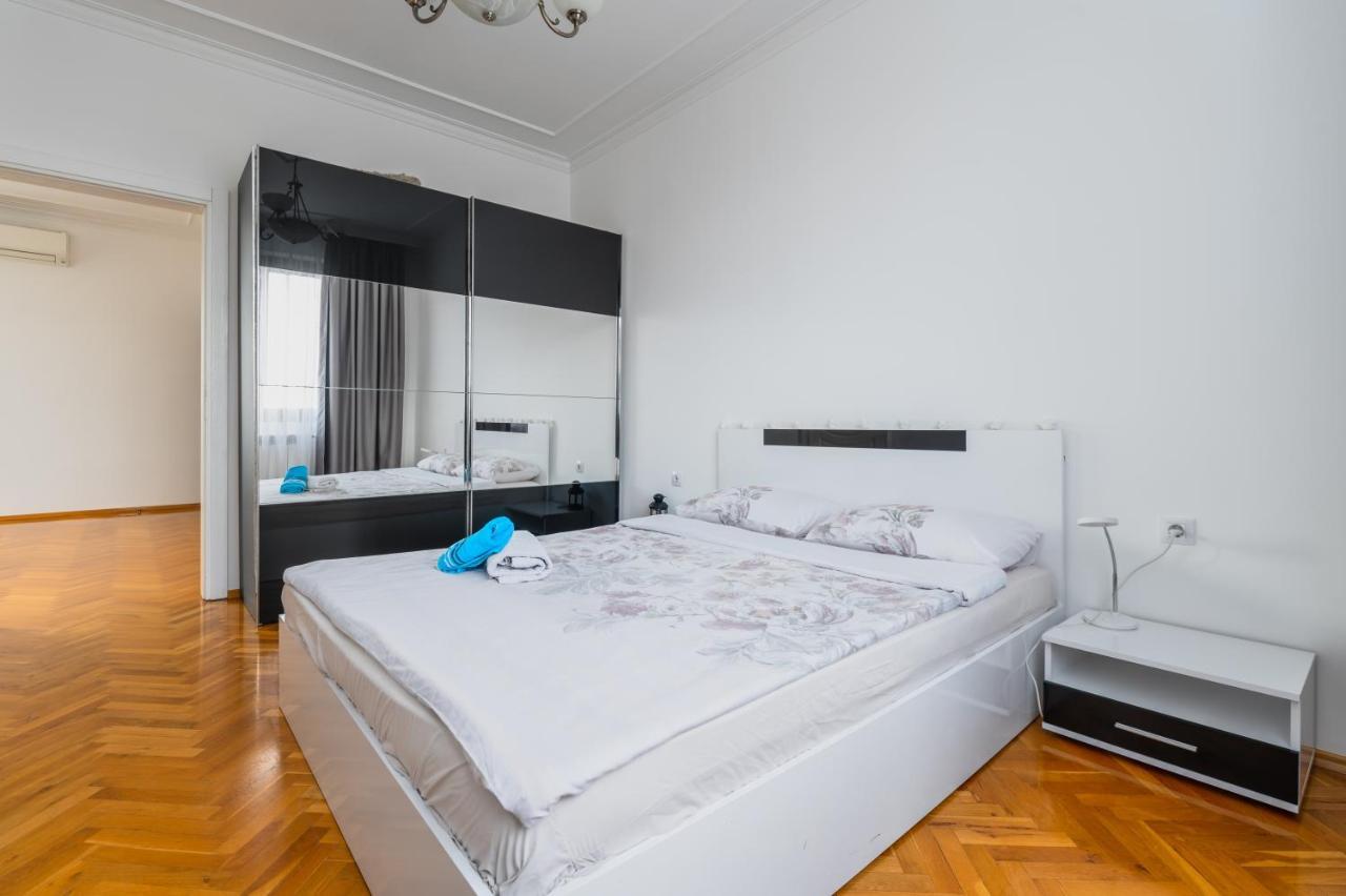 Vitosha Str 2Bd White & Blue Apt By Flat Mаnager Sofia Eksteriør billede