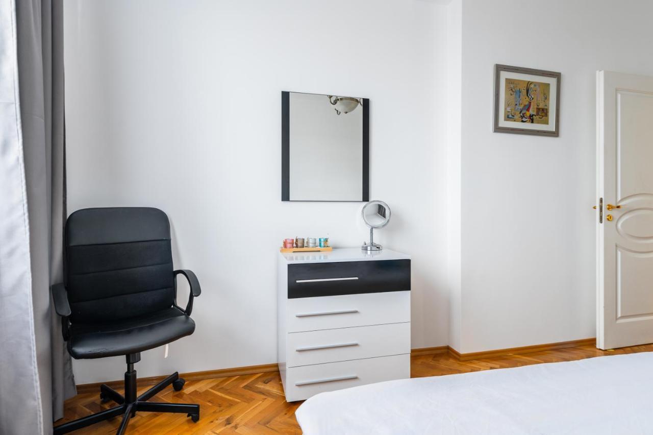 Vitosha Str 2Bd White & Blue Apt By Flat Mаnager Sofia Eksteriør billede
