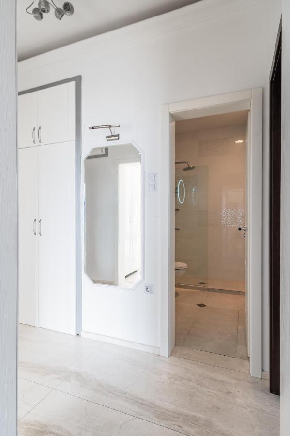 Vitosha Str 2Bd White & Blue Apt By Flat Mаnager Sofia Eksteriør billede