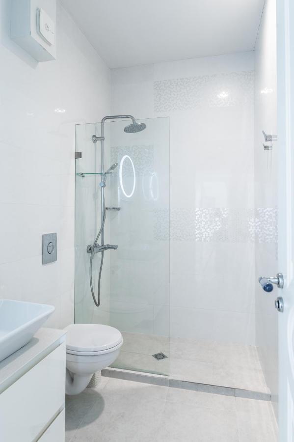 Vitosha Str 2Bd White & Blue Apt By Flat Mаnager Sofia Eksteriør billede